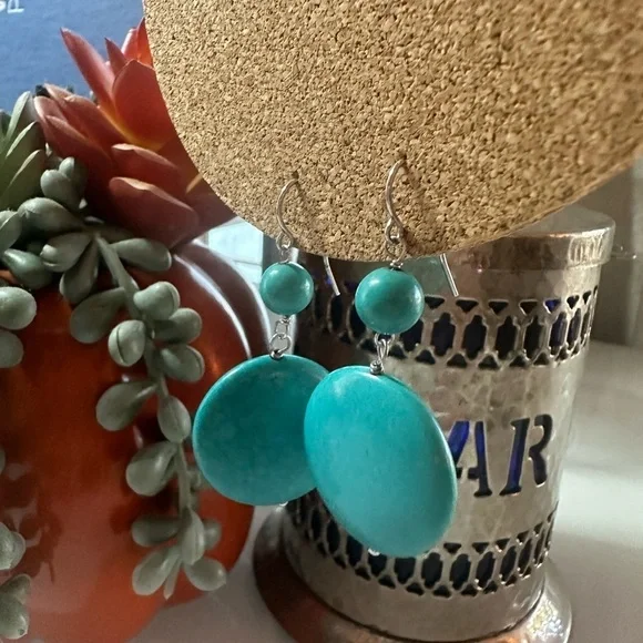 Elegant Turquoise Dangle Earrings - Picture 3 of 7
